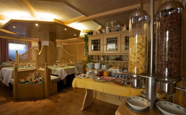Фото отеля BELLARIA CARANO HOTEL