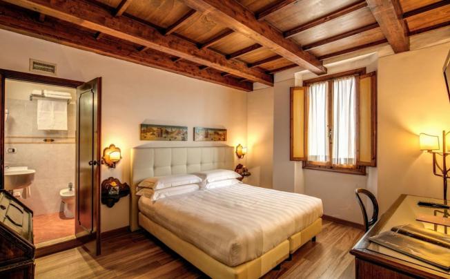 Фото отеля Croce Di Malta Hotel