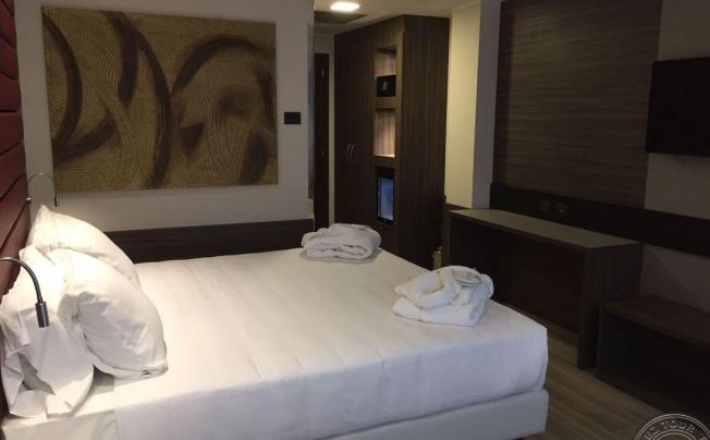 Фото отеля Lorenteggio Ih Hotel Milano