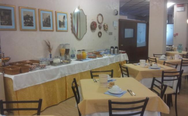 Фото отеля Hotel leopardi