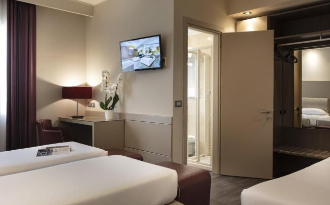 Фото отеля Smart Hotel Holiday