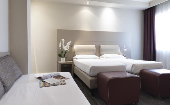 Фото отеля Smart Hotel Holiday