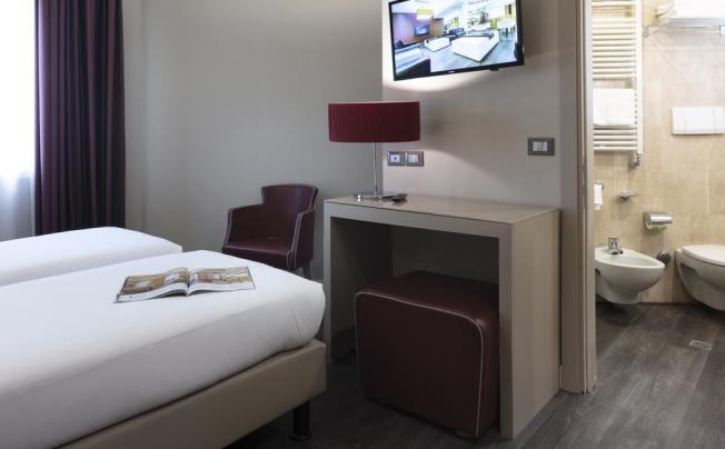 Фото отеля Smart Hotel Holiday