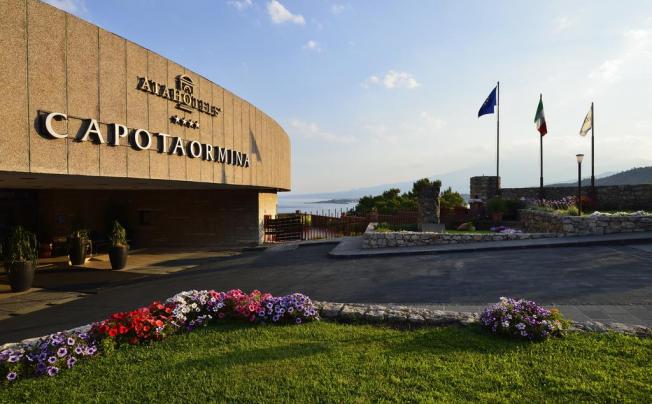 Фото отеля UNAHOTELS Capotaormina