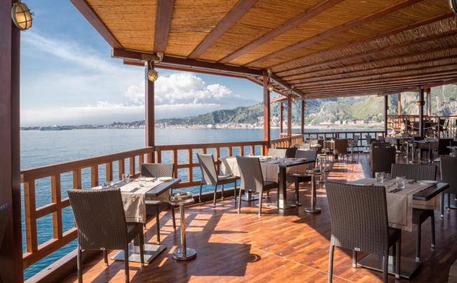 Фото отеля UNAHOTELS Capotaormina