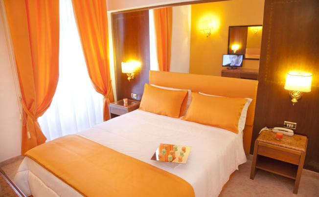 Фото отеля Max Hotel