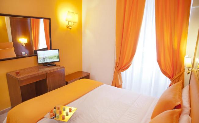 Фото отеля Max Hotel