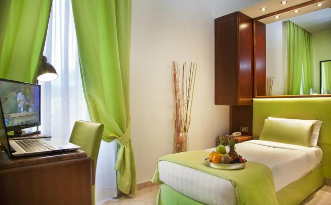 Фото отеля Max Hotel