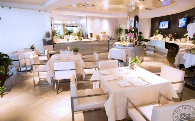 Фото отеля Premier Suites