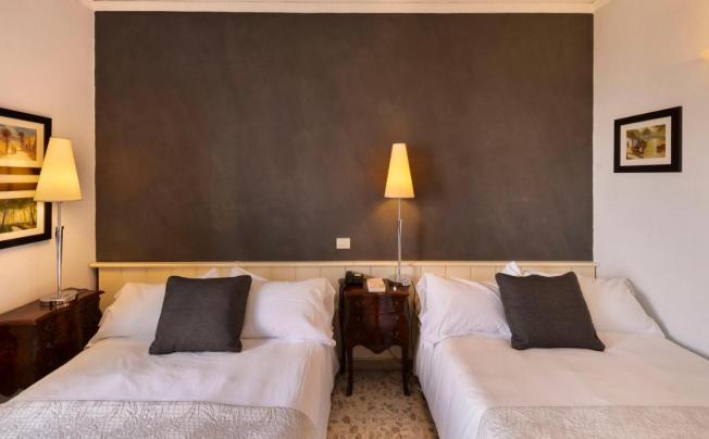 Фото отеля Cristina Hotel