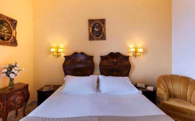 Фото отеля Cristina Hotel