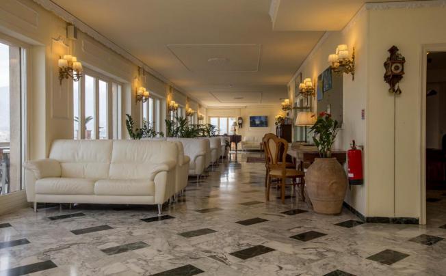 Фото отеля Cristina Hotel