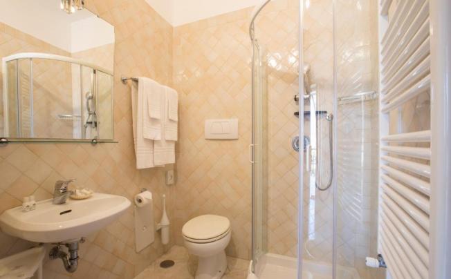 Фото отеля Cristina Hotel