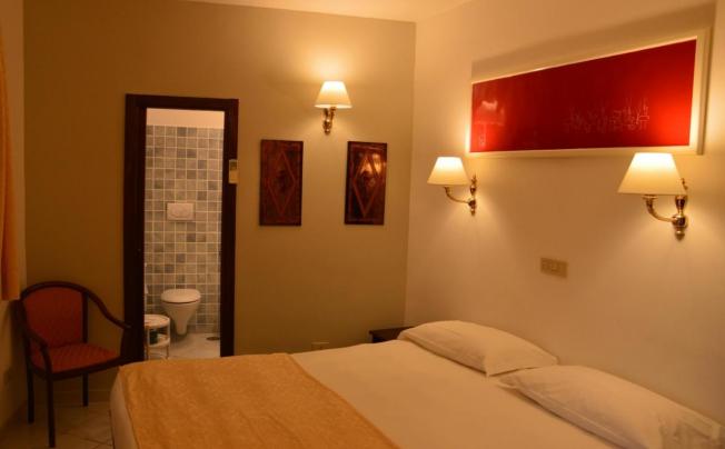 Фото отеля Cristina Hotel