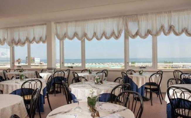 Фото отеля Beaurivage Hotel