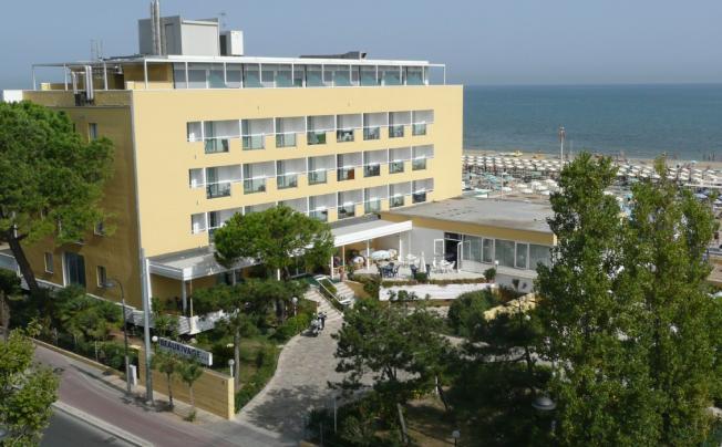 Фото отеля Beaurivage Hotel