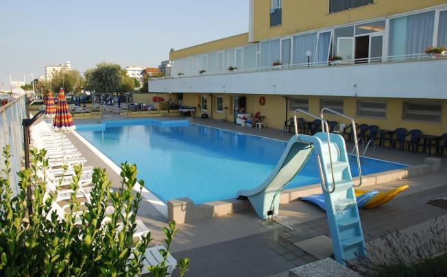 Фото отеля Beaurivage Hotel