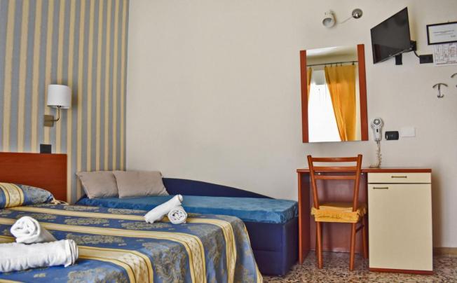 Фото отеля Dear Hotel