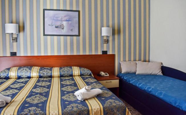 Фото отеля Dear Hotel