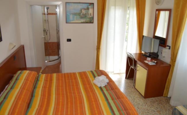 Фото отеля Dear Hotel