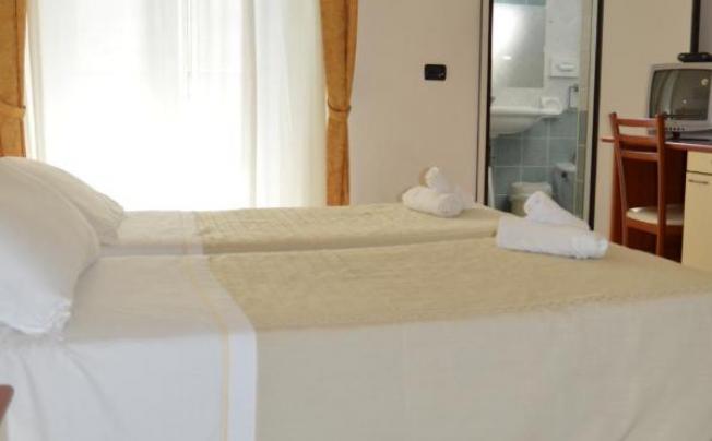 Фото отеля Dear Hotel
