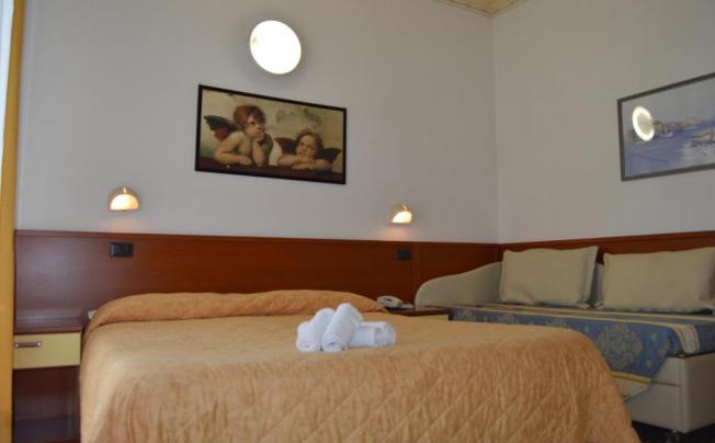 Фото отеля Dear Hotel