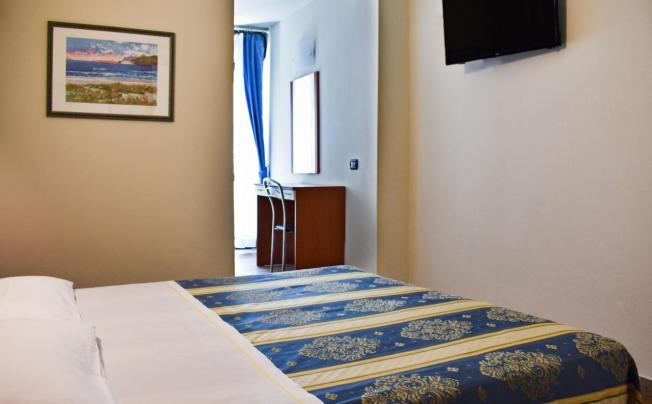 Фото отеля Dear Hotel