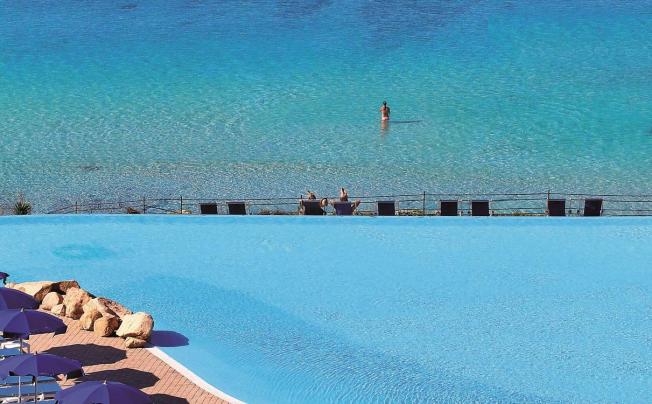 Фото отеля Colonna Grand Hotel Capo Testa