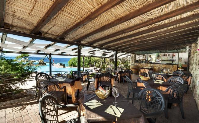 Фото отеля Colonna Grand Hotel Capo Testa