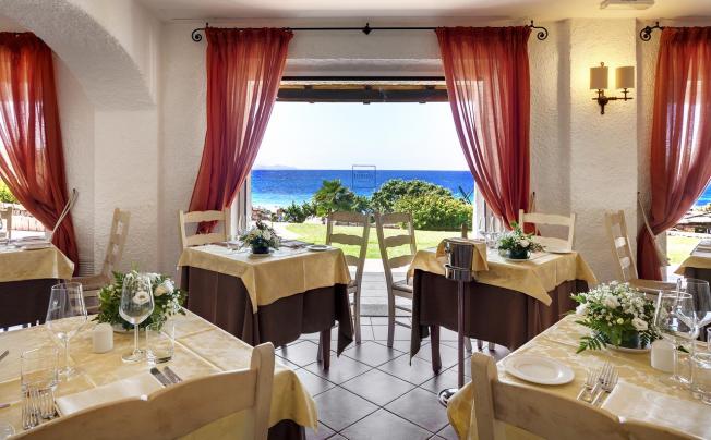 Фото отеля Colonna Grand Hotel Capo Testa