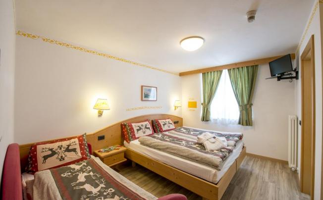 Фото отеля Villa Rosella Hotel