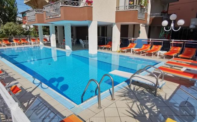 Фото отеля Cosmos Hotel