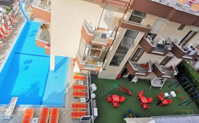 Фото отеля Cosmos Hotel