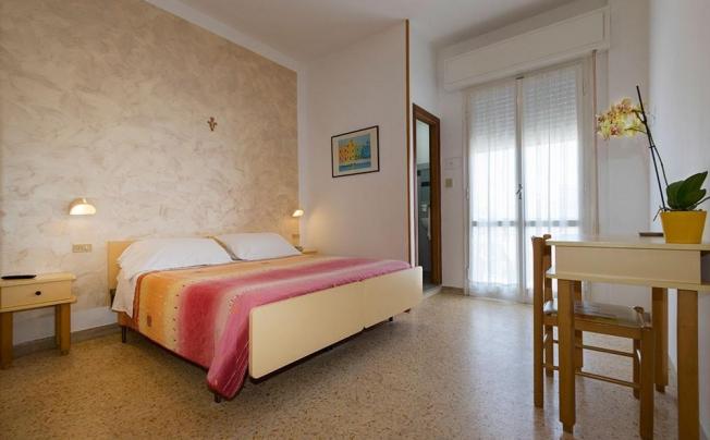 Фото отеля Cosmos Hotel