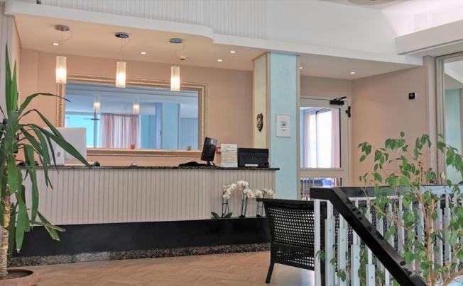 Фото отеля Cosmos Hotel