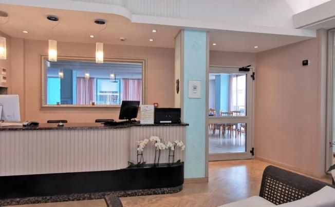 Фото отеля Cosmos Hotel