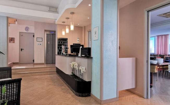 Фото отеля Cosmos Hotel