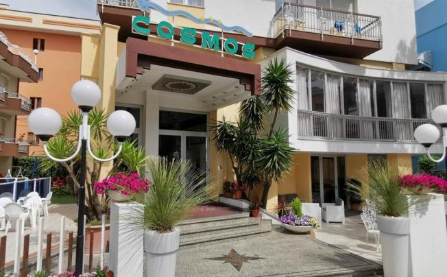 Фото отеля Cosmos Hotel