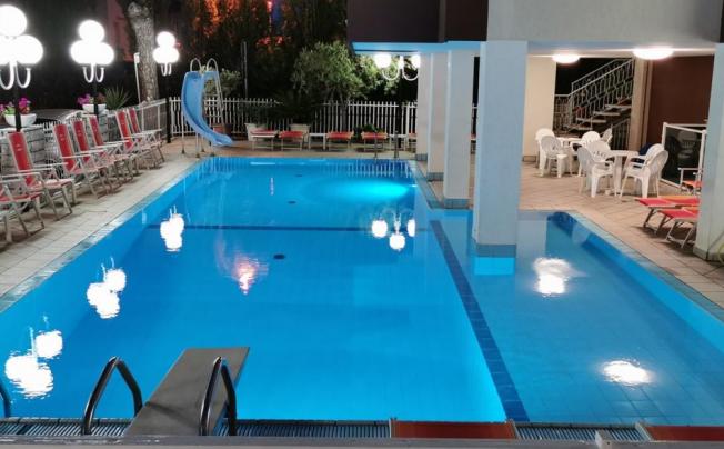 Фото отеля Cosmos Hotel