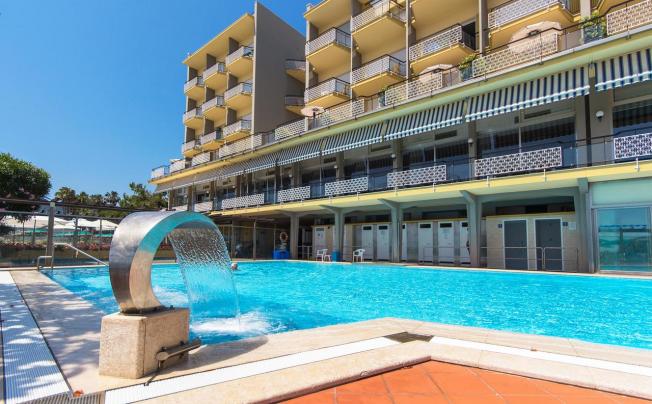 Фото отеля Bellevue Et Mediterranee Hotel
