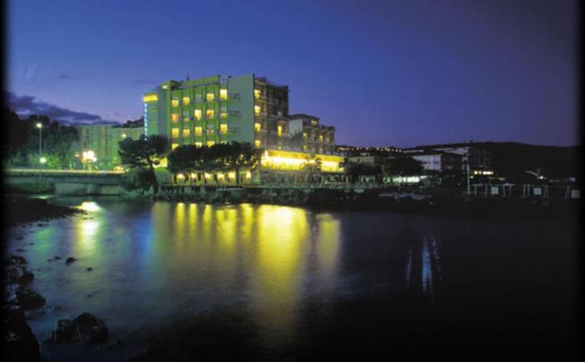 Фото отеля Bellevue Et Mediterranee Hotel