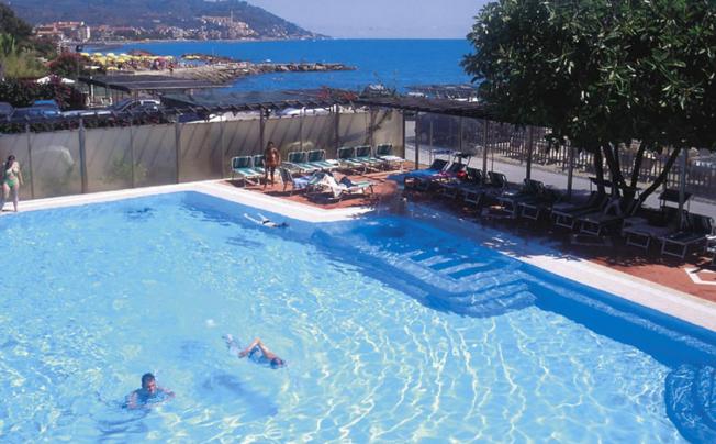Фото отеля Bellevue Et Mediterranee Hotel