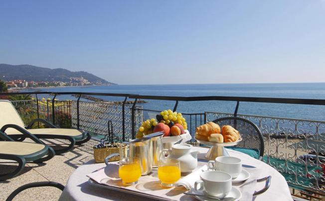 Фото отеля Bellevue Et Mediterranee Hotel