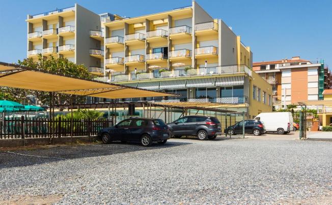 Фото отеля Bellevue Et Mediterranee Hotel