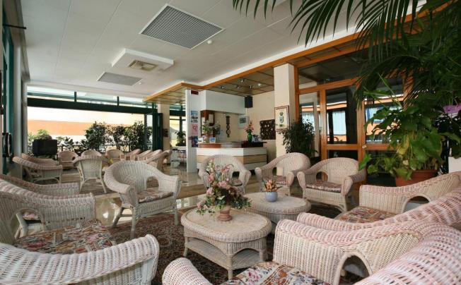 Фото отеля Chic Hotel