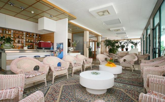 Фото отеля Chic Hotel