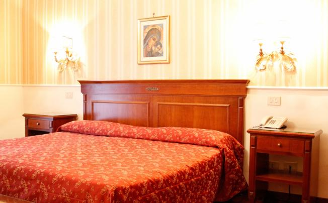 Фото отеля Hotel leonardi torino