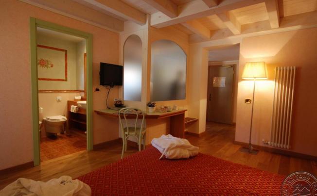 Фото отеля Ideal Hotel