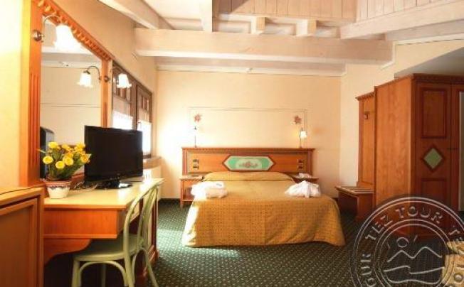 Фото отеля Ideal Hotel