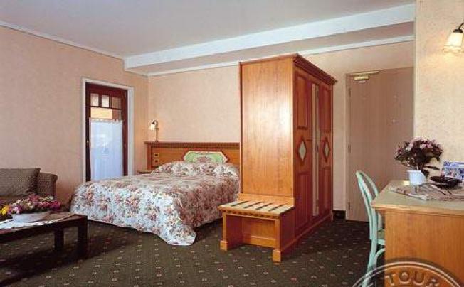 Фото отеля Ideal Hotel